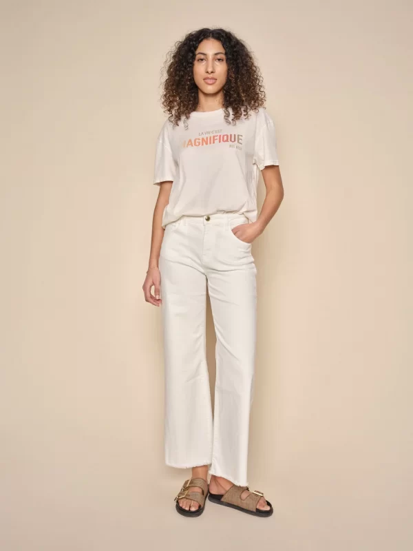 152690MMMarchellaDesertTeePearledIvory-152890MMDaraKyleJeansWhite1_1440x