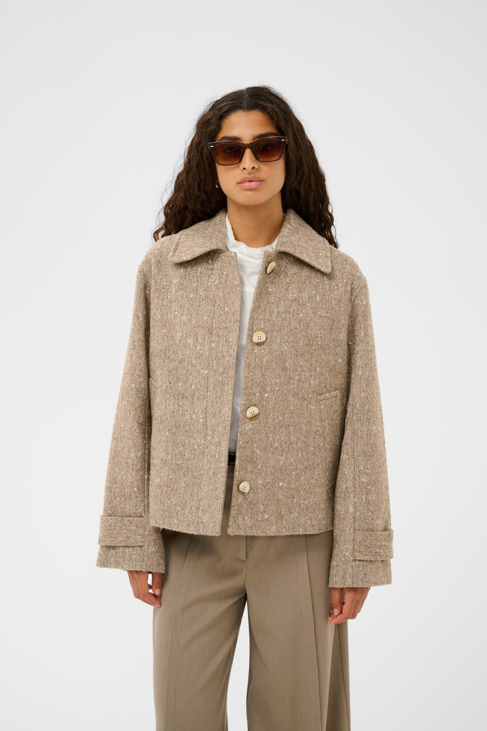 3915_f57baaef-b35a-430e-a6de-83f1de9d9280 3915_f57baaef-b35a-430e-a6de-83f1de9d9280