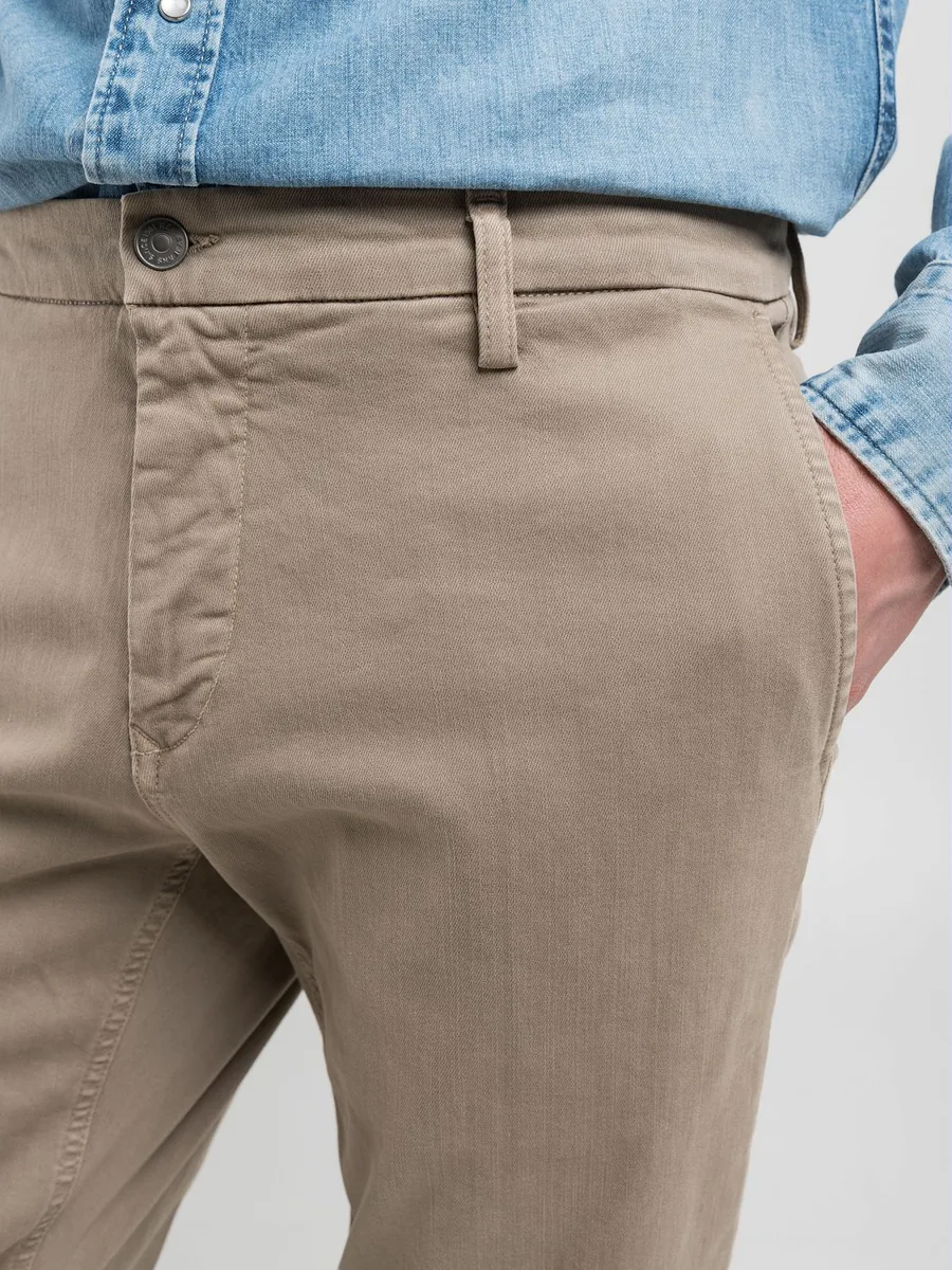 M9722E_000_8366197_020_8_4 M9722E_000_8366197_020_8_4