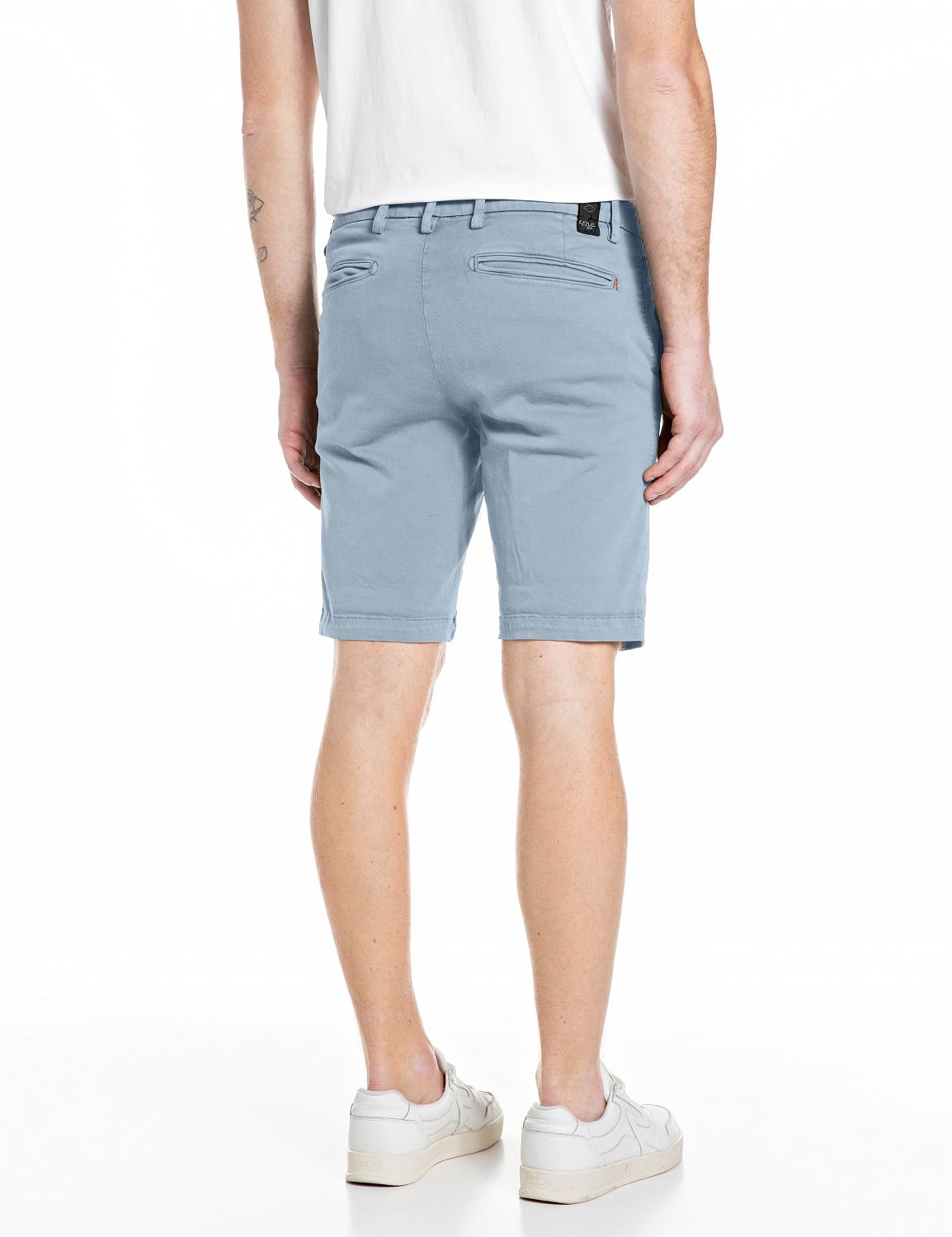 M9782E_000_8366197_211_B M9782E_000_8366197_211_B