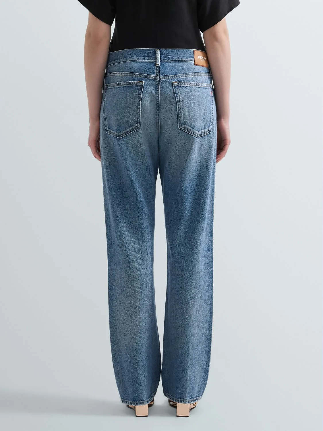 db919f27-4941-4a79-b223-8b1b9f7b618b db919f27-4941-4a79-b223-8b1b9f7b618b