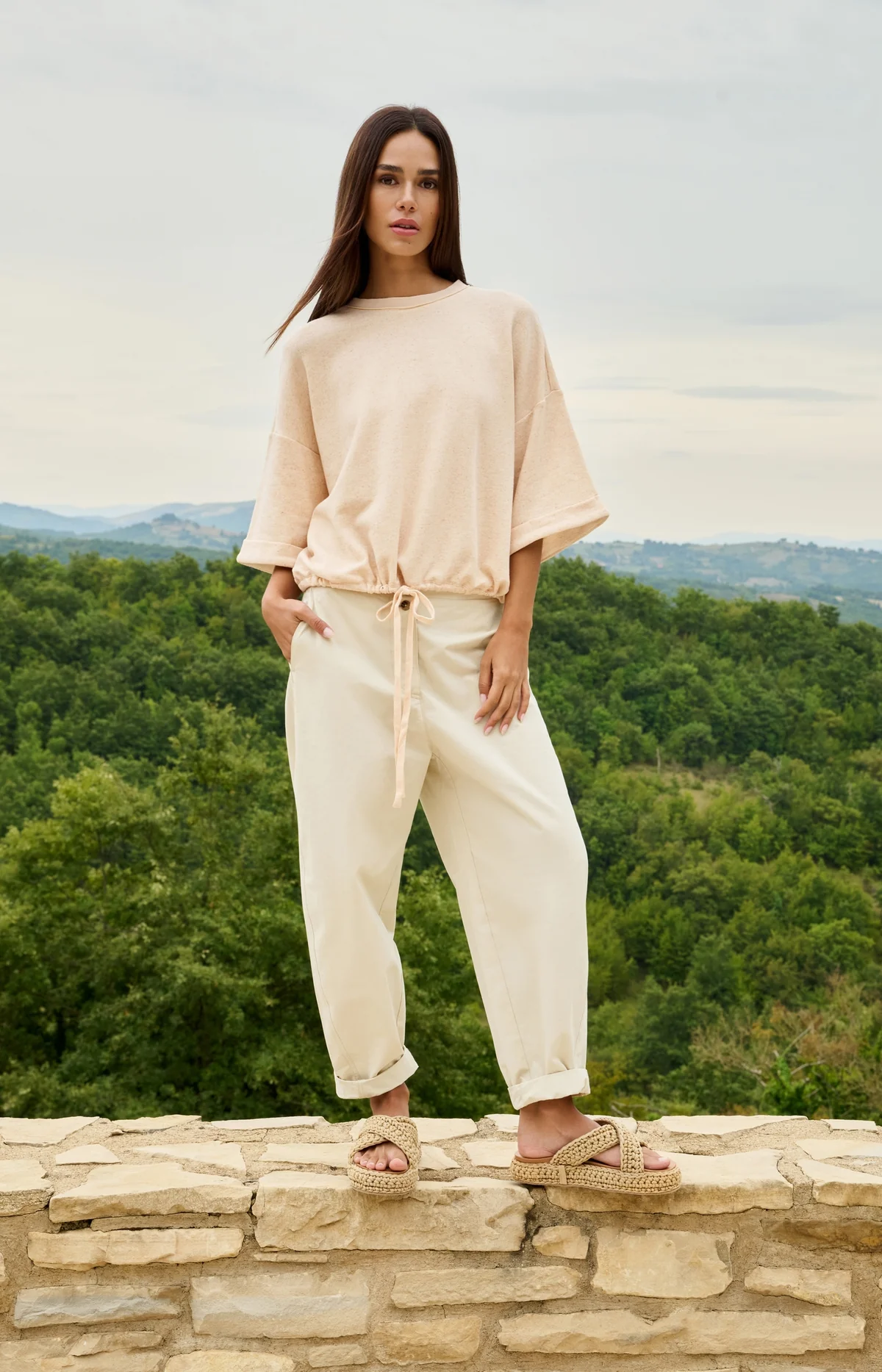 high-waist-barrel-trousers-with-button-detail-1_de2048a9-e976-457d-8be6-261e87568d8d high-waist-barrel-trousers-with-button-detail-1_de2048a9-e976-457d-8be6-261e87568d8d