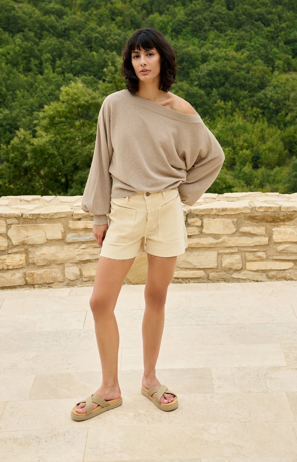 shorts-with-pocket-details-and-frayed-hem-2 shorts-with-pocket-details-and-frayed-hem-2