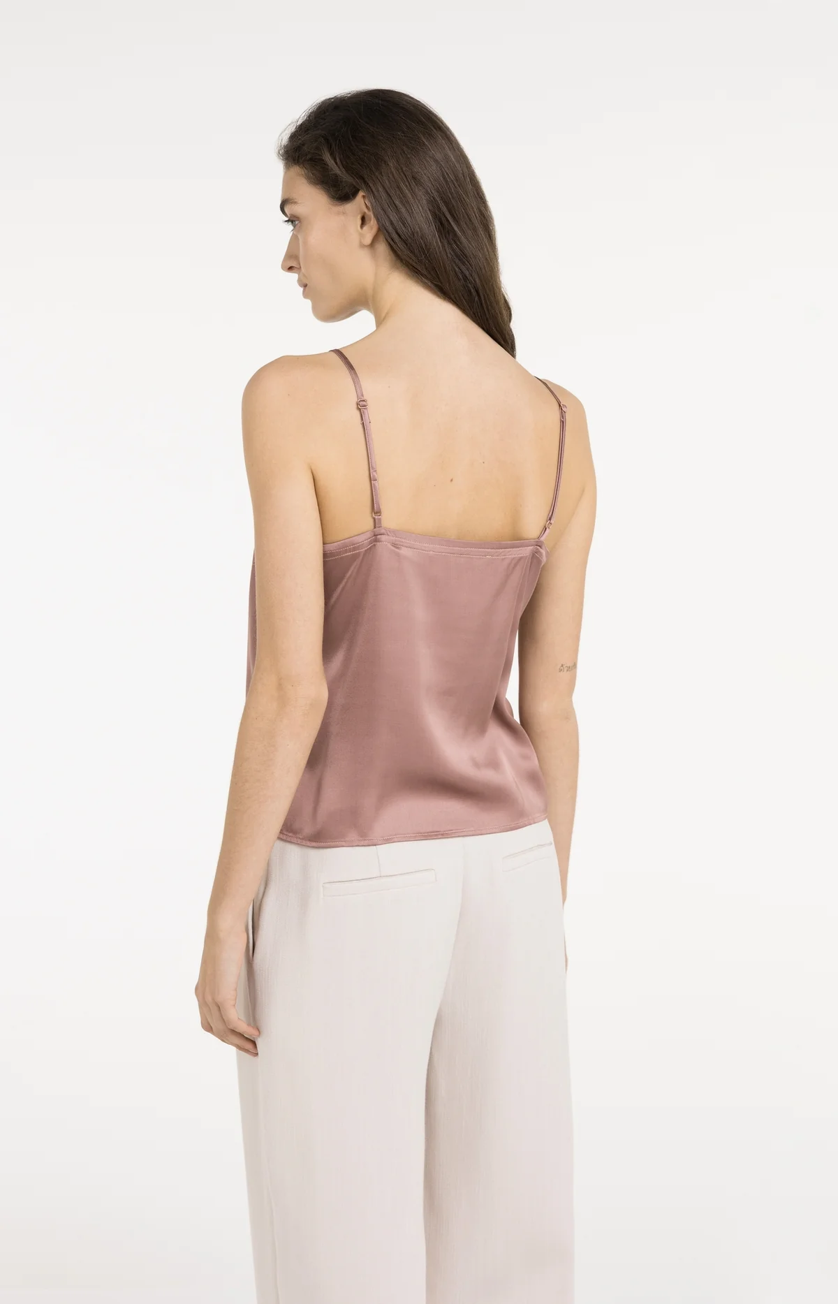 strappy-singlet-with-subtle-v-notch_fb59f056-5568-47be-8feb-01eb2f68f7cc strappy-singlet-with-subtle-v-notch_fb59f056-5568-47be-8feb-01eb2f68f7cc
