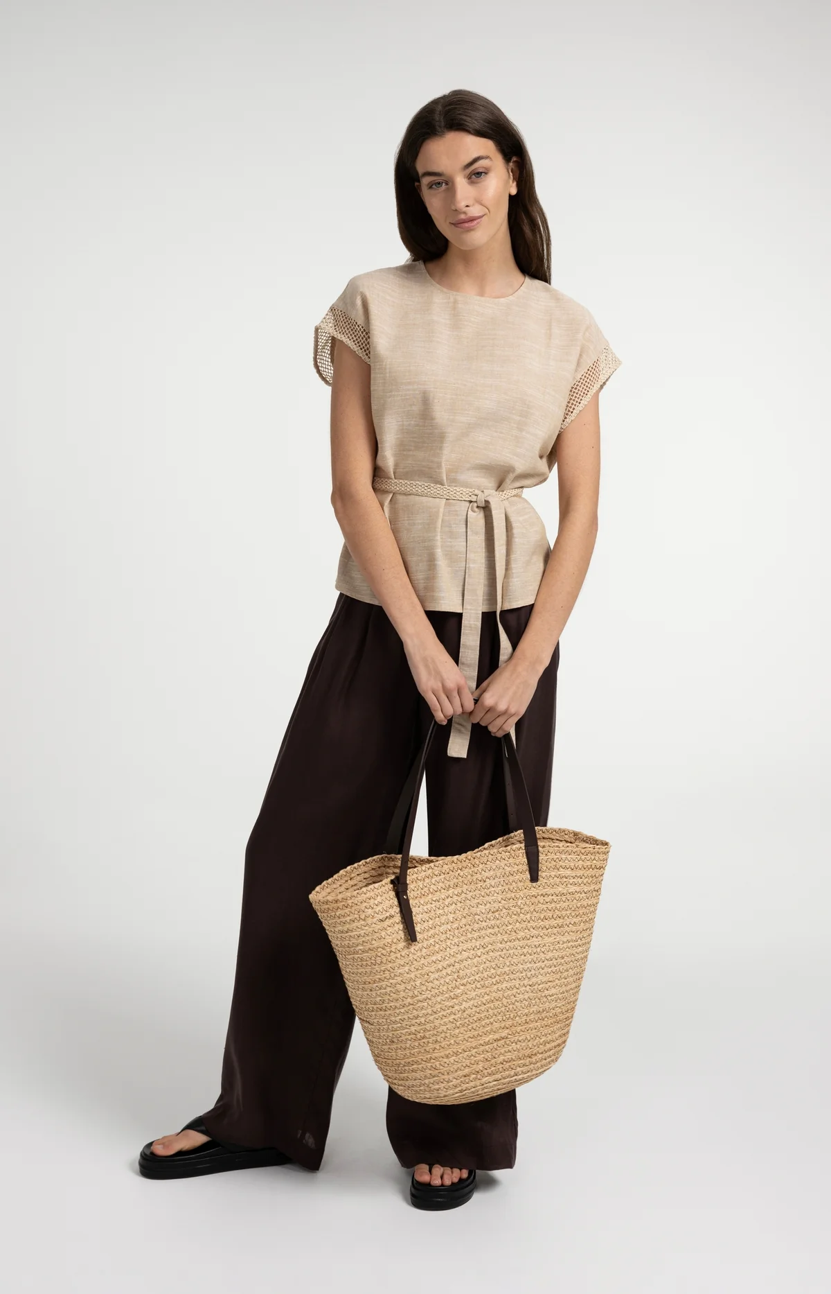 short-sleeve-top-with-crochet-details short-sleeve-top-with-crochet-details