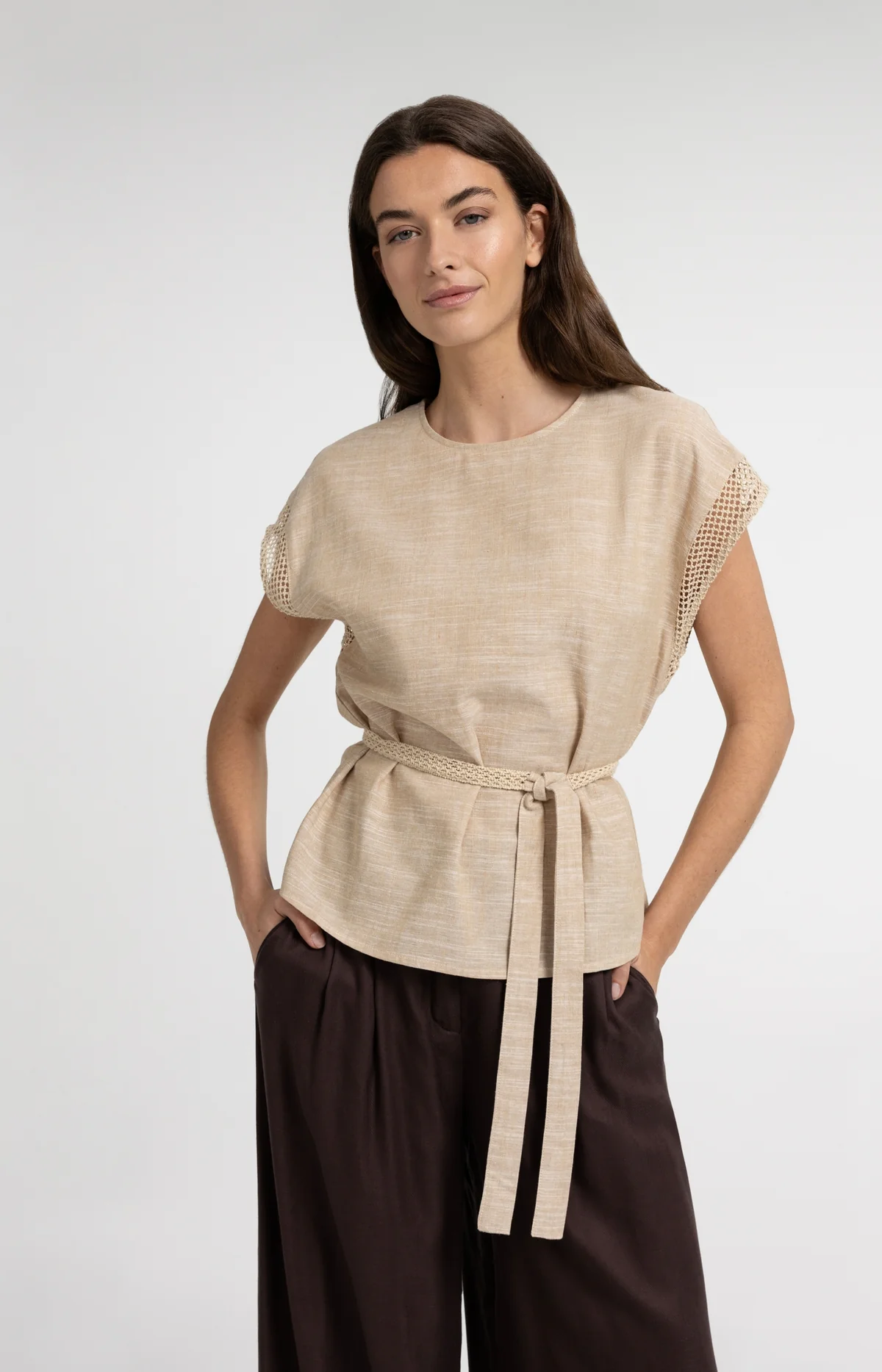 short-sleeve-top-with-crochet-details_79016bb4-b6df-4f8c-becd-dfcfdc5280ef short-sleeve-top-with-crochet-details_79016bb4-b6df-4f8c-becd-dfcfdc5280ef