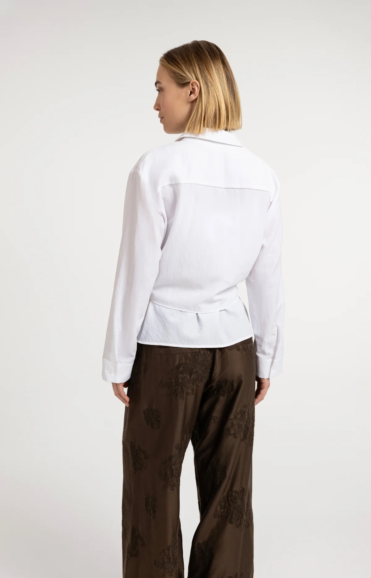 knotted-blouse-with-matching-sleeveless-top_d194e661-19e1-4f3e-b659-fcb0bfc41ce5 knotted-blouse-with-matching-sleeveless-top_d194e661-19e1-4f3e-b659-fcb0bfc41ce5