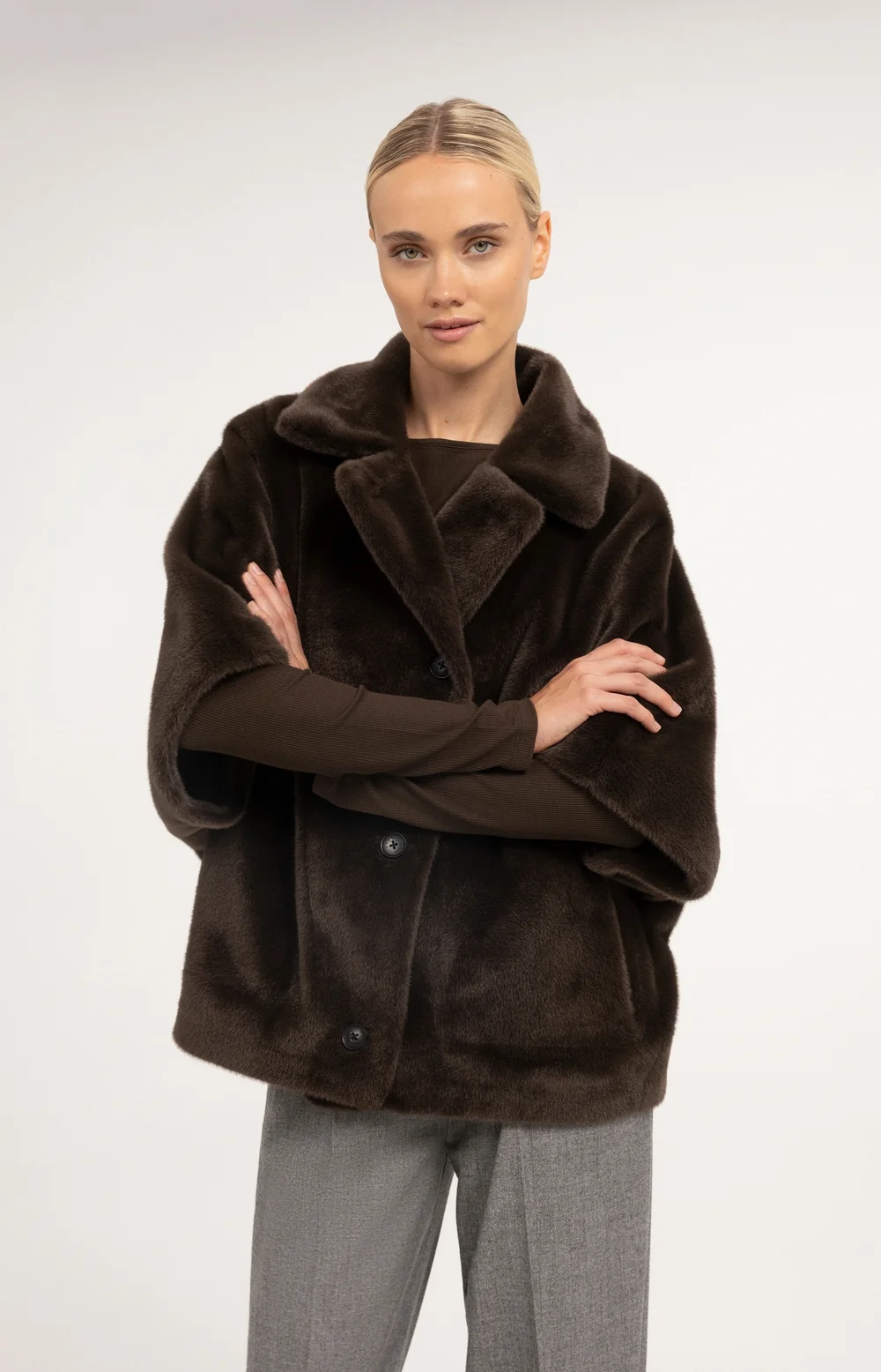 oversized-reversible-faux-fur-jacket-delicioso-brown_bbc43d12-a860-4e19-b2f5-e8ba81d0474e oversized-reversible-faux-fur-jacket-delicioso-brown_bbc43d12-a860-4e19-b2f5-e8ba81d0474e