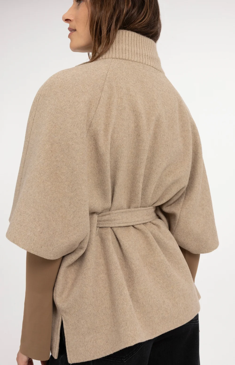 poncho-jacket-with-rib-collar-and-belt-pure-cashmere-grey-melange_7d29539a-7a57-445f-8e4d-83f32559ea39 poncho-jacket-with-rib-collar-and-belt-pure-cashmere-grey-melange_7d29539a-7a57-445f-8e4d-83f32559ea39